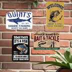 Plaque Métal Vintage Pêche | Appâts & Articles de PêcheDécor Rustique Cabane de Lac (20x30 cm)