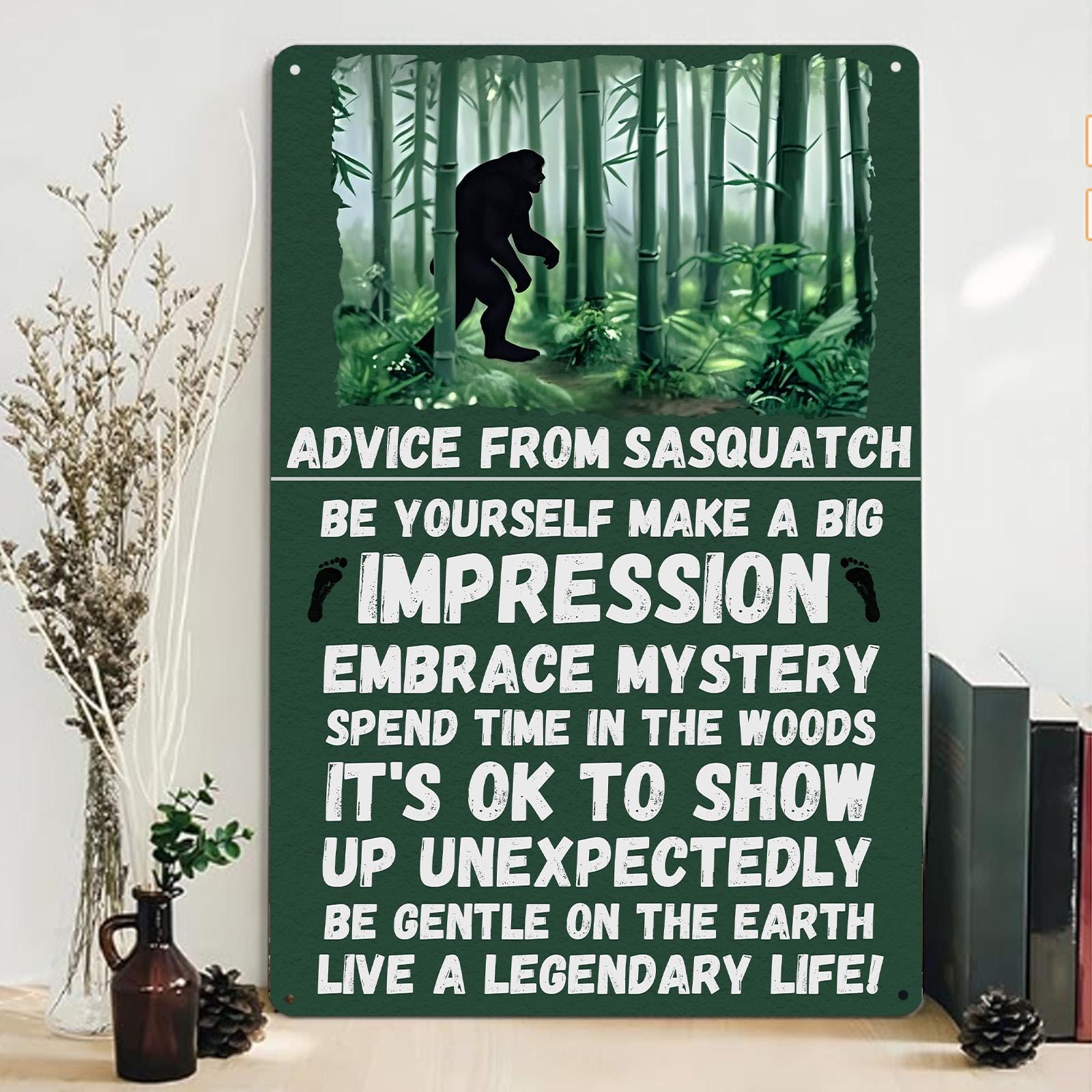 Plaque métallique vintage "Conseils de Sasquatch" | Décoration rustique de cabane