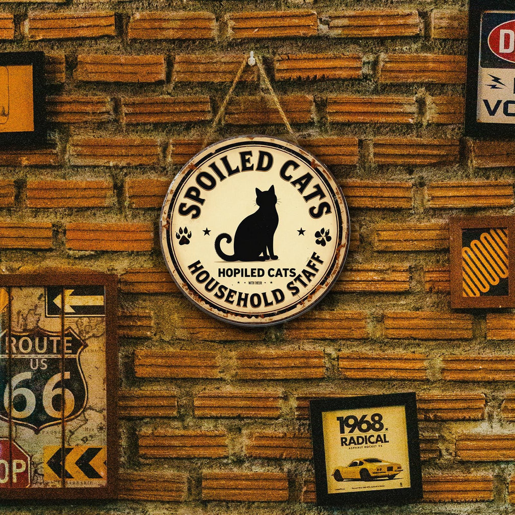 Rundes Metallschild Cremefarben Verwöhnte Katzen Haushaltspersonal Mit Katzensilhouette Und Pf…