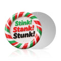 Pin Redondo Con Patrón De Bastón De Caramelo Navideño Con Texto "Stink Stank Stunk" Para Fiesta Navideña De…